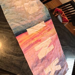 BNIP VS PINK BEACH TOWEL